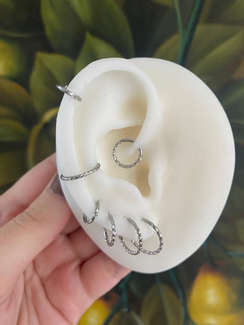Twisted ring