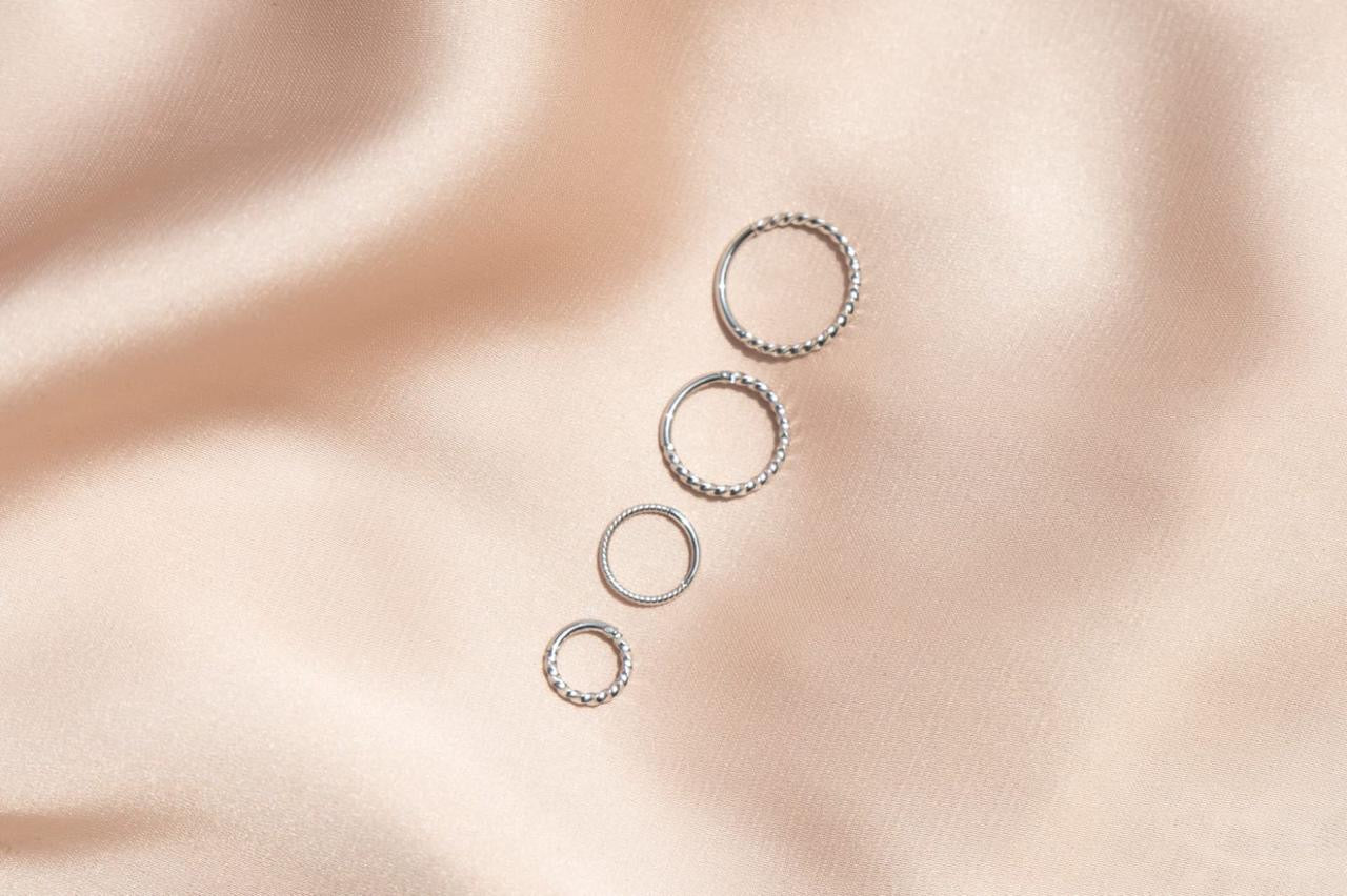 Twisted ring